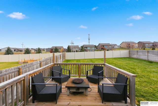 5113 N 180th Avenue, Omaha, NE 68022