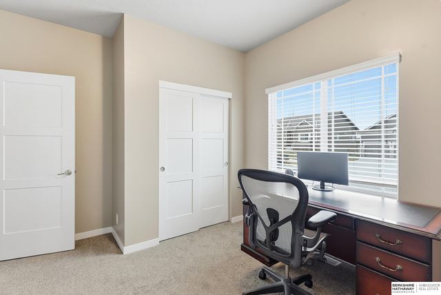 5113 N 180th Avenue, Omaha, NE 68022