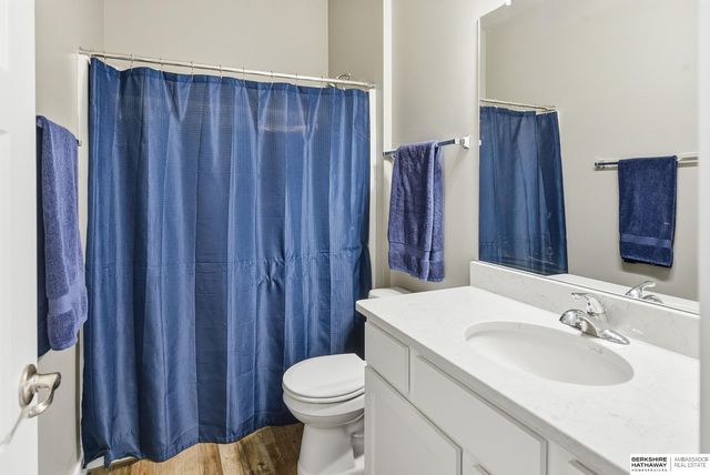 5113 N 180th Avenue, Omaha, NE 68022