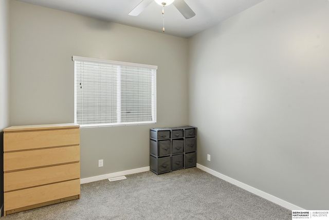 5113 N 180th Avenue, Omaha, NE 68022