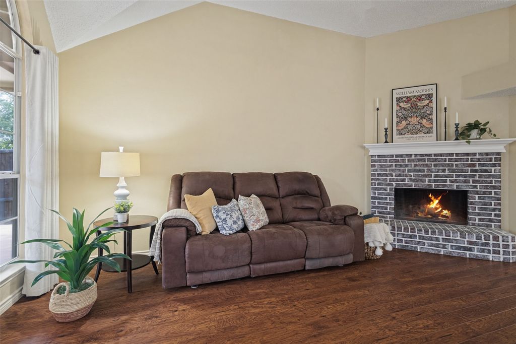 709 Paisley Drive, Flower Mound, TX 75028 — photo 2