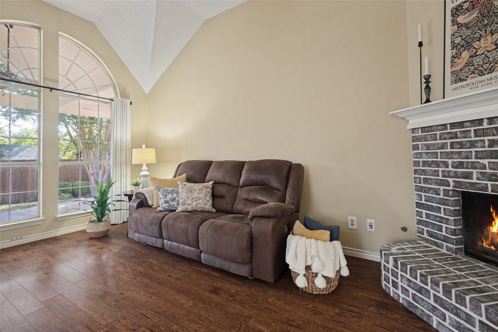 709 Paisley Drive, Flower Mound, TX 75028 — photo 3
