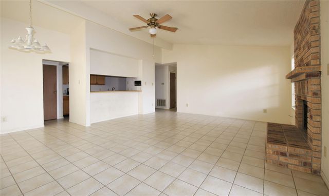 15826 Pipers View, Webster, TX 77598
