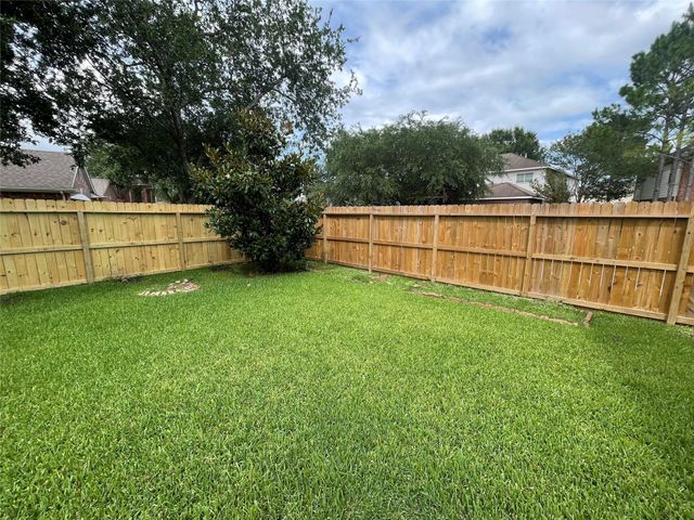 16211 Quiet Canyon Court, Friendswood, TX 77546