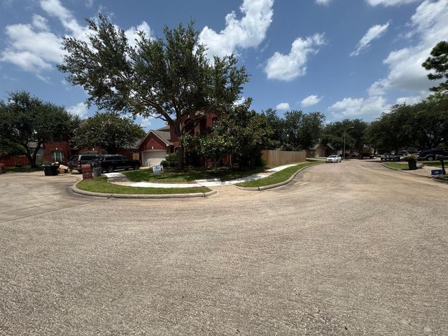 16211 Quiet Canyon Court, Friendswood, TX 77546