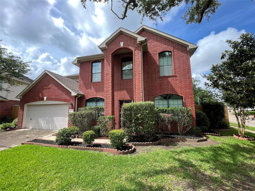 16211 Quiet Canyon Court, Friendswood, TX 77546
