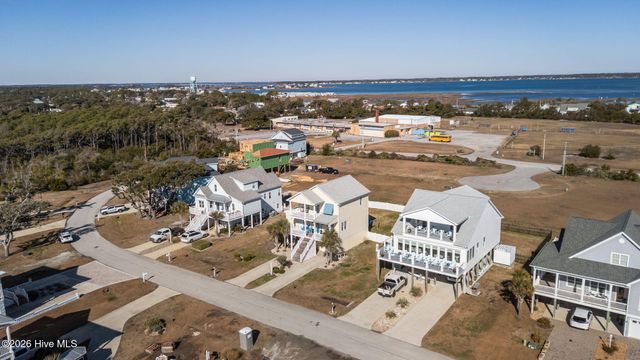 127 Sound Point Drive, Harkers Island, NC 28531