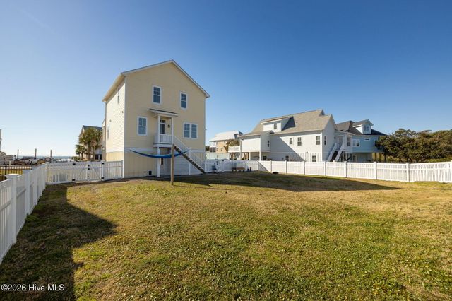 127 Sound Point Drive, Harkers Island, NC 28531