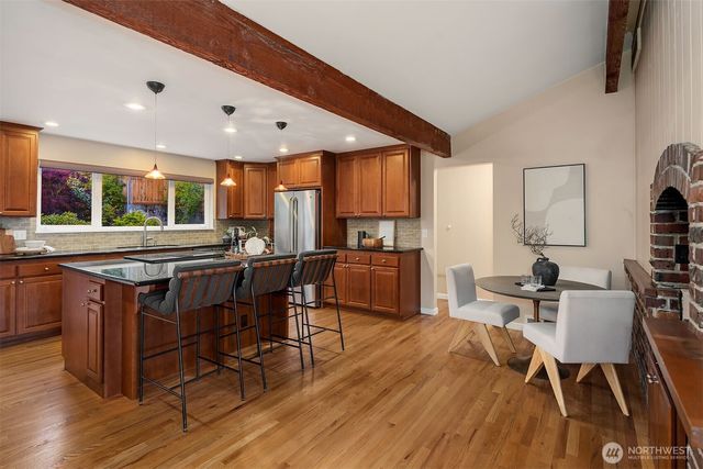1333 98th Avenue NE, Clyde Hill, WA 98004