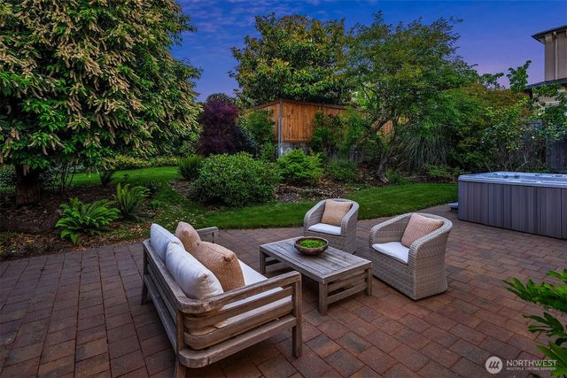 1333 98th Avenue NE, Clyde Hill, WA 98004