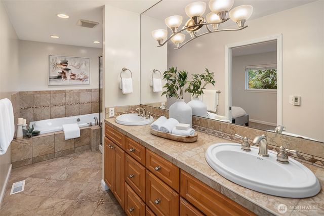 1333 98th Avenue NE, Clyde Hill, WA 98004