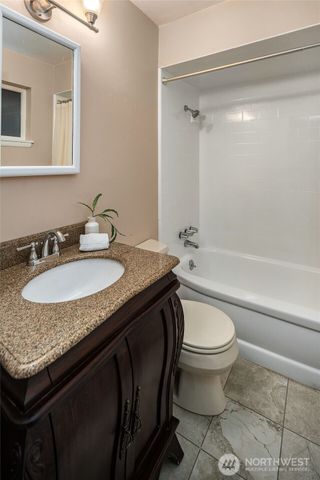 1333 98th Avenue NE, Clyde Hill, WA 98004