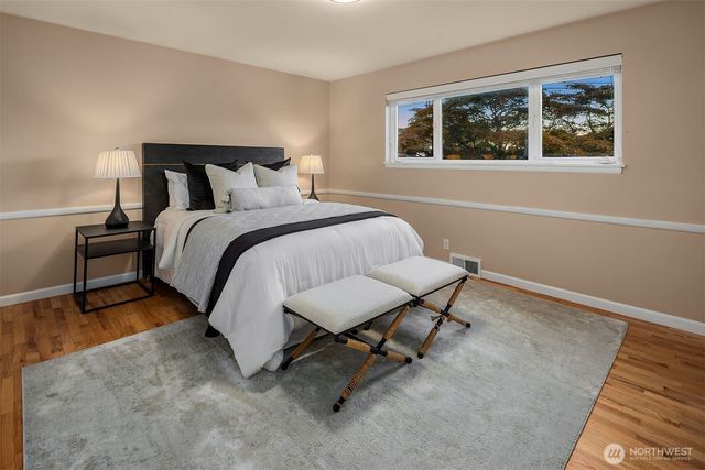 1333 98th Avenue NE, Clyde Hill, WA 98004