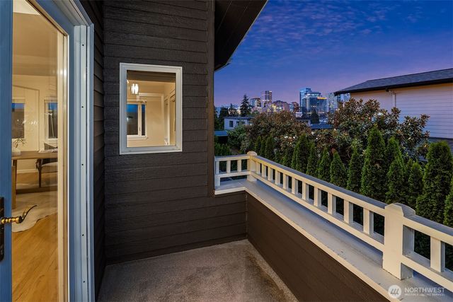 1333 98th Avenue NE, Clyde Hill, WA 98004