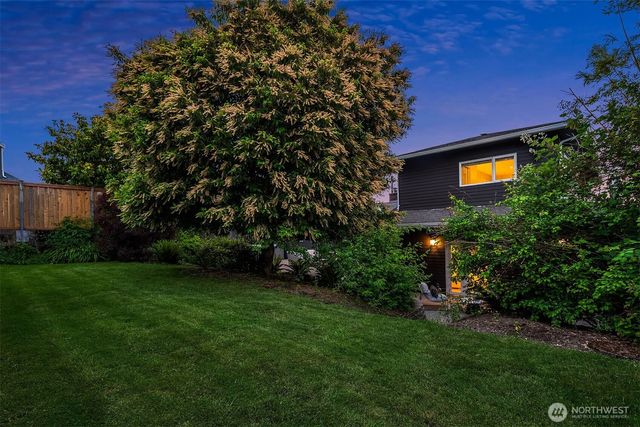 1333 98th Avenue NE, Clyde Hill, WA 98004