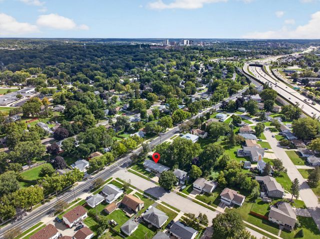1802 26th Street NW, Rochester, MN 55901