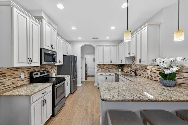 17019 VILESTA DRIVE, Lutz, FL 33548