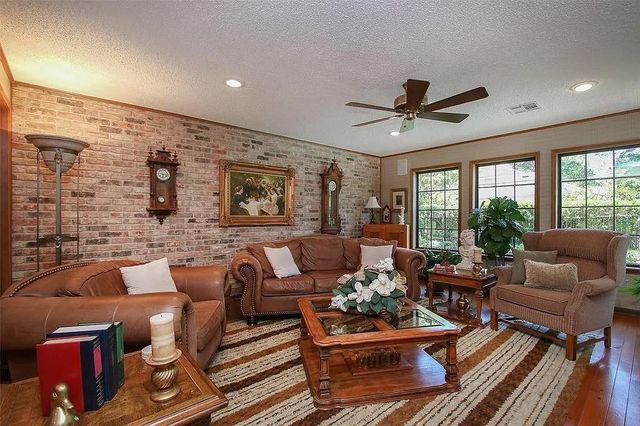 1907 Corral Drive, Houston, TX 77090