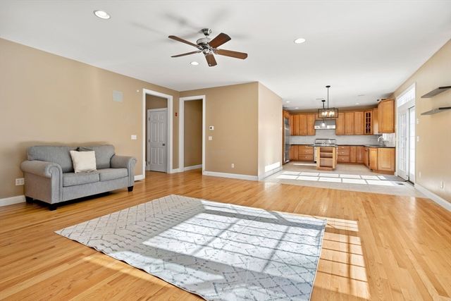 46 Mikayla Ann Dr, Rehoboth, MA 02769