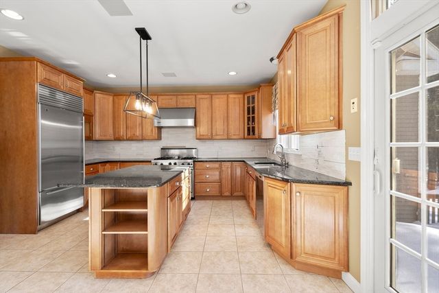 46 Mikayla Ann Dr, Rehoboth, MA 02769