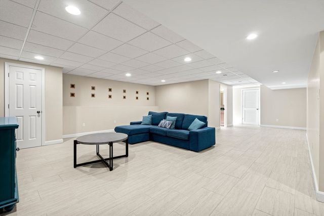 46 Mikayla Ann Dr, Rehoboth, MA 02769