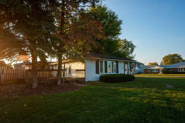 4501 W 90th Place, Hometown, IL 60456