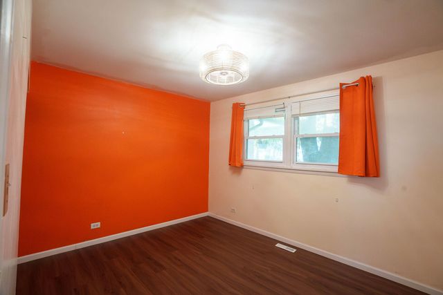 4501 W 90th Place, Hometown, IL 60456