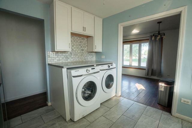 4501 W 90th Place, Hometown, IL 60456