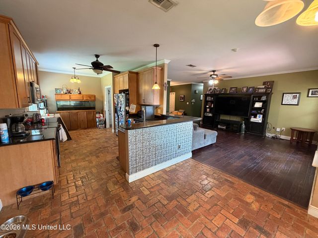 6700 Rue Mornay, Biloxi, MS 39532