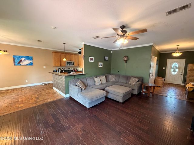 6700 Rue Mornay, Biloxi, MS 39532