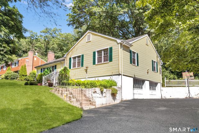 180 Weeping Willow Lane, Fairfield, CT 06825