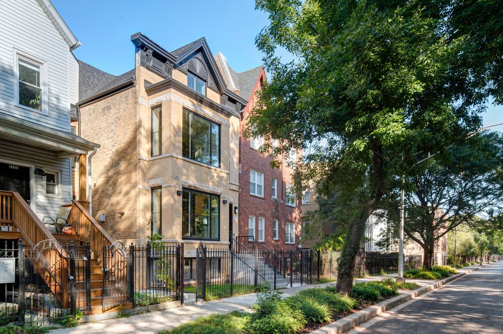 2126 N Sawyer Avenue, Chicago, IL 60647 — photo 2