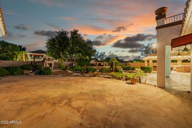 7281 W CIELO GRANDE Avenue, Peoria, AZ 85383