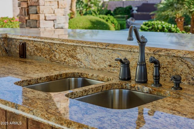 7281 W CIELO GRANDE Avenue, Peoria, AZ 85383