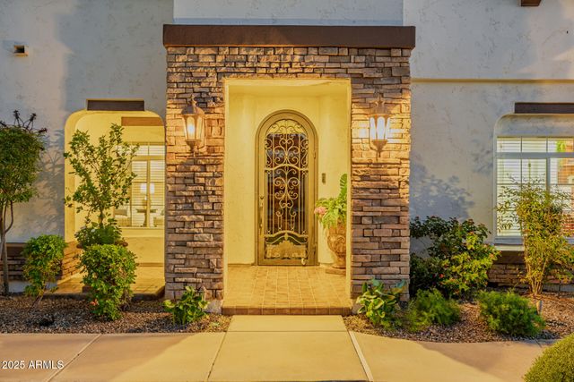 7281 W CIELO GRANDE Avenue, Peoria, AZ 85383