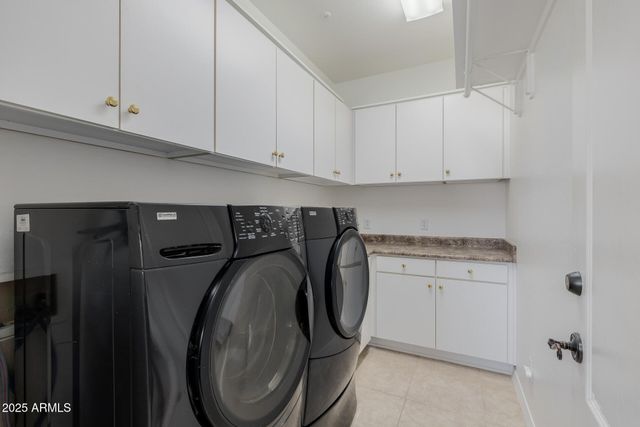 7281 W CIELO GRANDE Avenue, Peoria, AZ 85383