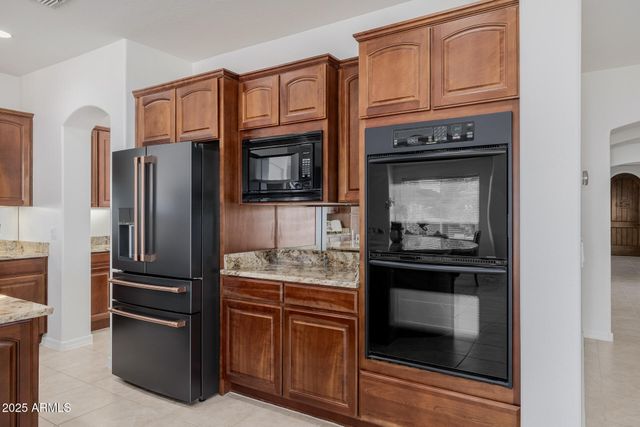 7281 W CIELO GRANDE Avenue, Peoria, AZ 85383