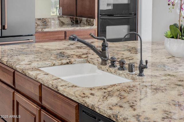 7281 W CIELO GRANDE Avenue, Peoria, AZ 85383