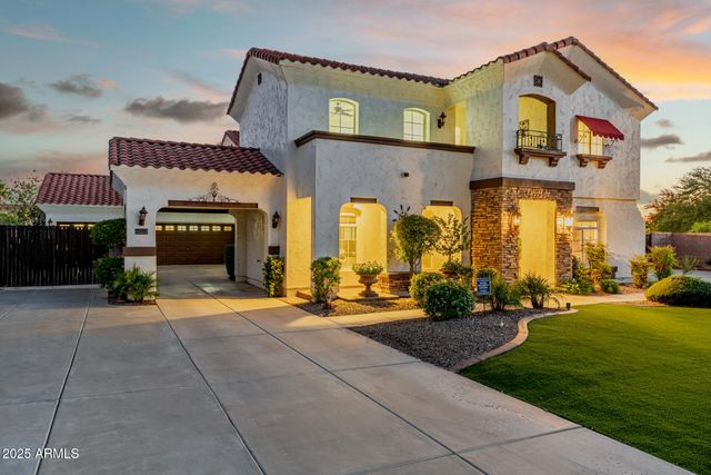 7281 W CIELO GRANDE Avenue, Peoria, AZ 85383