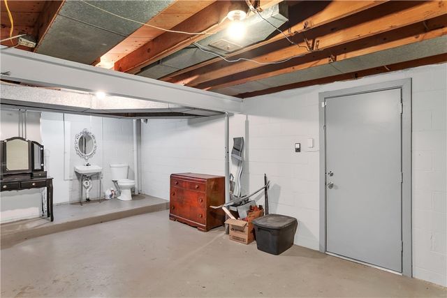 402 Highland Street, Sewickley Twp, PA 15637