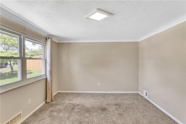 402 Highland Street, Sewickley Twp, PA 15637