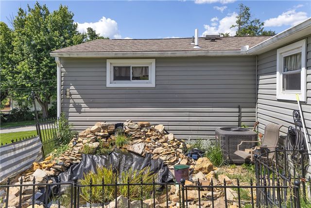 402 Highland Street, Sewickley Twp, PA 15637