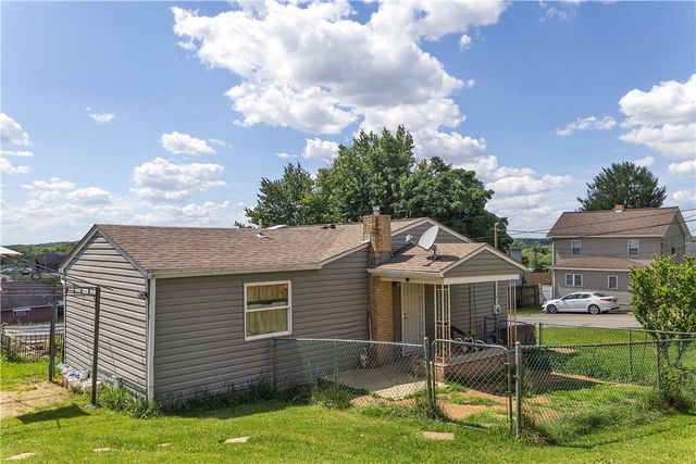 402 Highland Street, Sewickley Twp, PA 15637