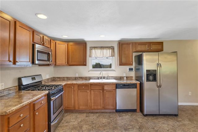 402 Highland Street, Sewickley Twp, PA 15637