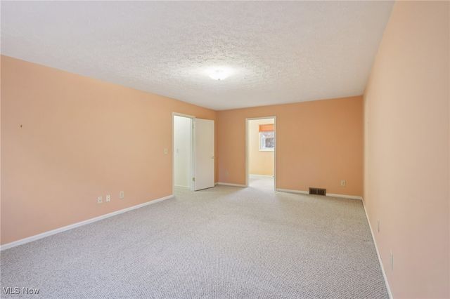 320 High Point Drive, Wadsworth, OH 44281