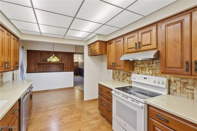 320 High Point Drive, Wadsworth, OH 44281