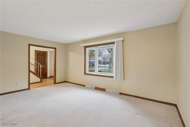 320 High Point Drive, Wadsworth, OH 44281