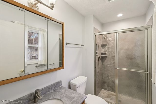 320 High Point Drive, Wadsworth, OH 44281