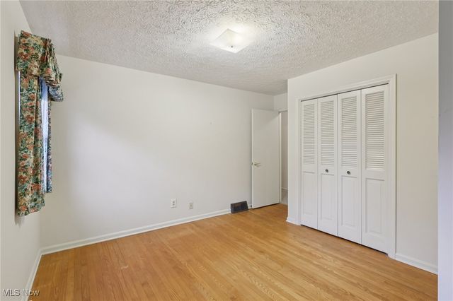 320 High Point Drive, Wadsworth, OH 44281