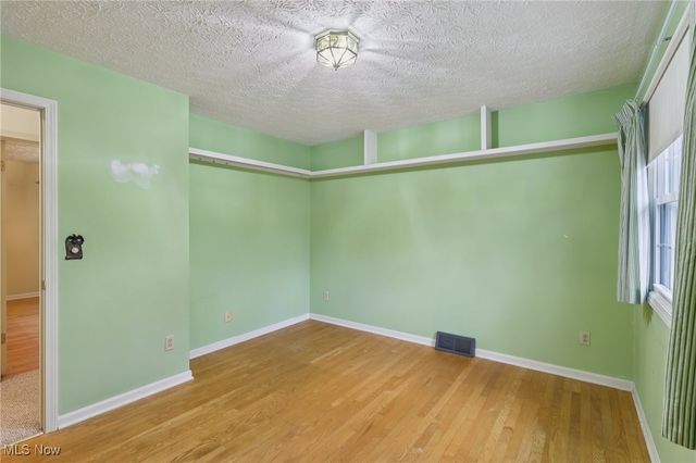 320 High Point Drive, Wadsworth, OH 44281